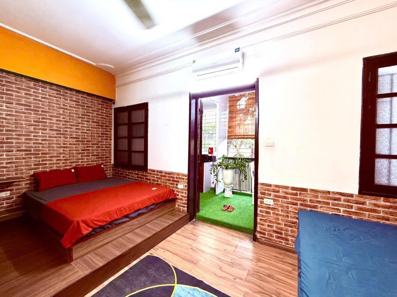 Appartement House With Balcony,k 1,old Quarter,3 Mins To Hoankiem *